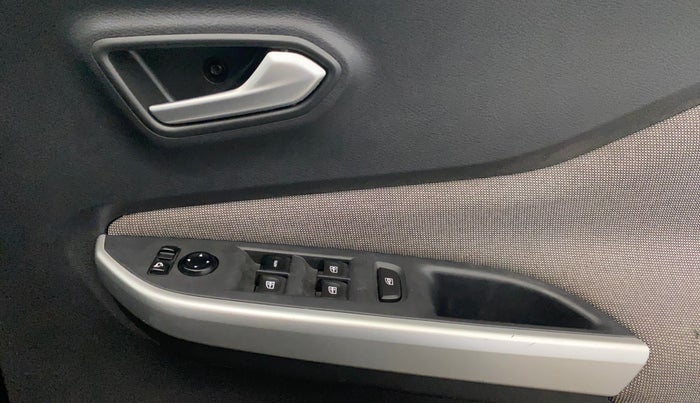 2022 Nissan MAGNITE XL, Petrol, Manual, 27,686 km, Driver Side Door Panels Control