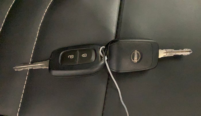 2022 Nissan MAGNITE XL, Petrol, Manual, 27,686 km, Key Close Up