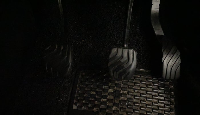 2022 Nissan MAGNITE XL, Petrol, Manual, 27,686 km, Pedals