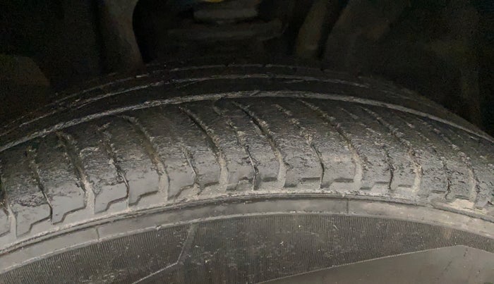 2022 Nissan MAGNITE XL, Petrol, Manual, 27,686 km, Right Front Tyre Tread