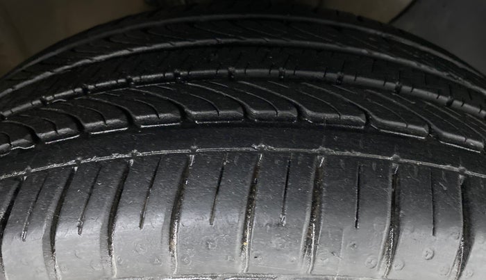 2019 Hyundai Elite i20 1.2  ASTA (O) CVT, Petrol, Automatic, 10,752 km, Right Front Tyre Tread