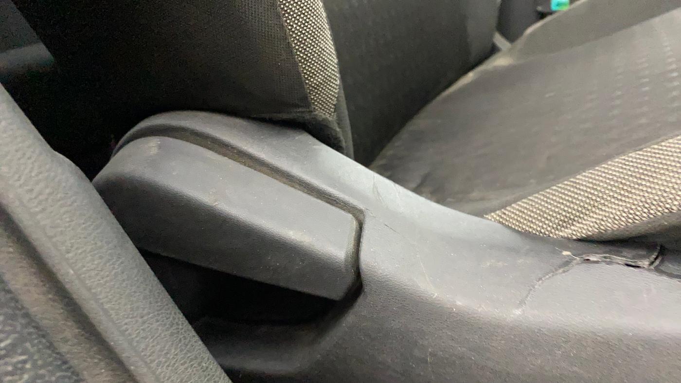 2023 Nissan MAGNITE XL, CNG, Manual, 50,903 km, Driver Side Adjustment Panel