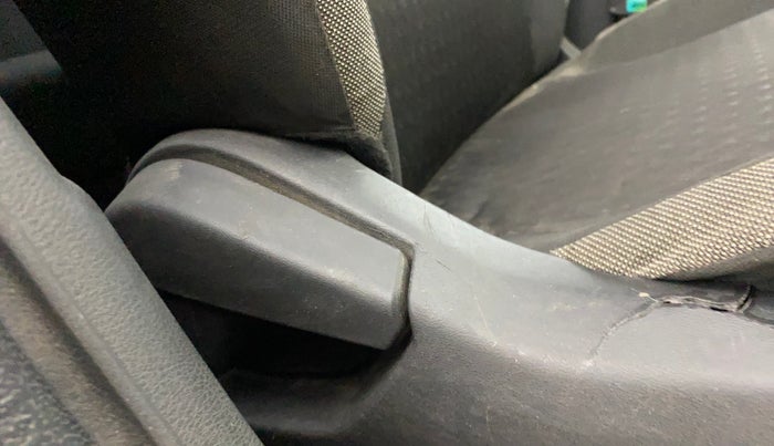 2023 Nissan MAGNITE XL, CNG, Manual, 50,733 km, Driver Side Adjustment Panel