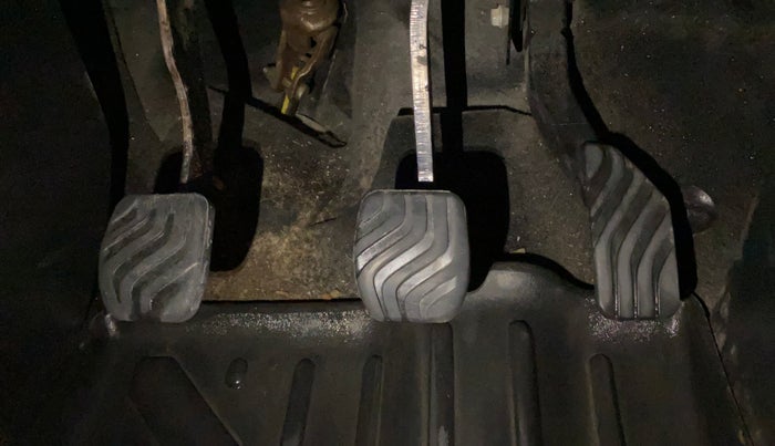 2023 Nissan MAGNITE XL, CNG, Manual, 50,733 km, Pedals