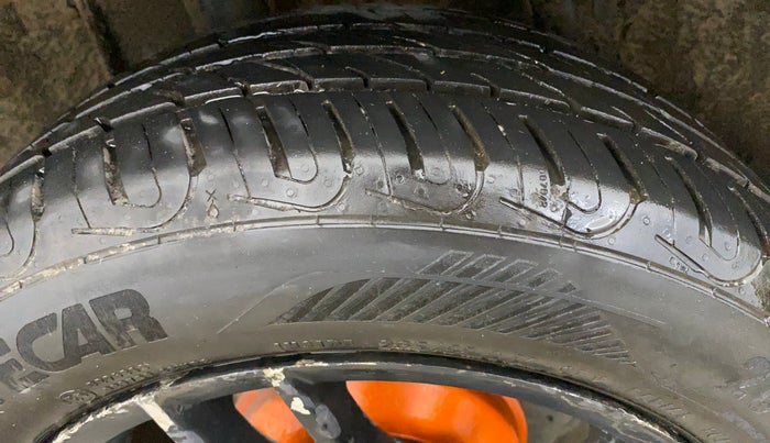 2023 Nissan MAGNITE XL, CNG, Manual, 50,733 km, Right Rear Tyre Tread