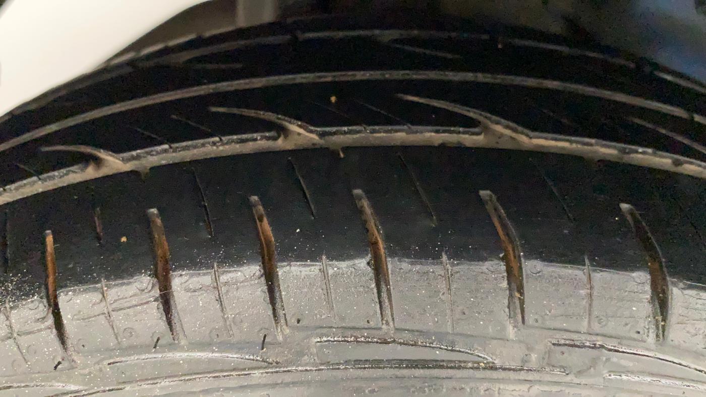 2013 Hyundai Eon ERA +, Petrol, Manual, 59,780 km, Right Rear Tyre Tread