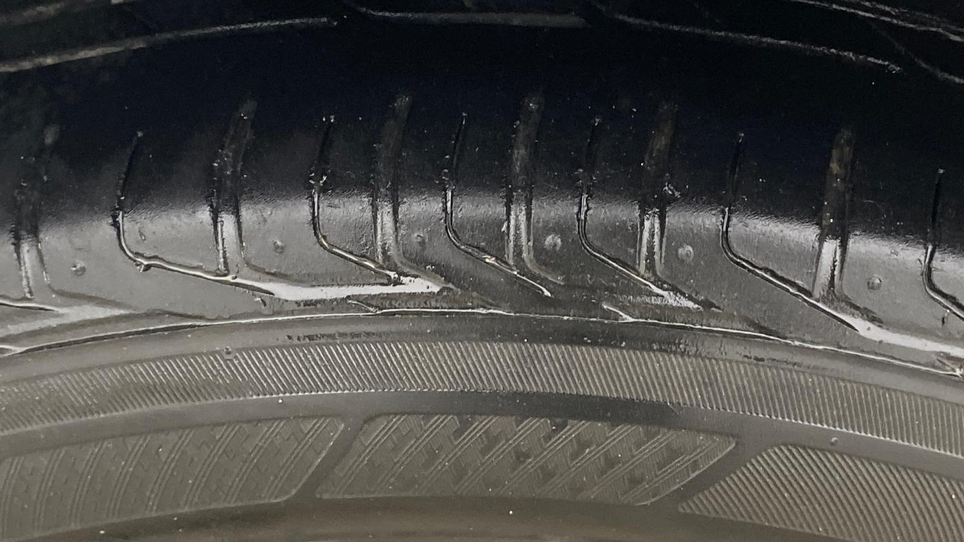 2019 Hyundai VENUE SX PLUS 1.0 TURBO DCT, Petrol, Automatic, 1,04,996 km, Left Front Tyre Tread