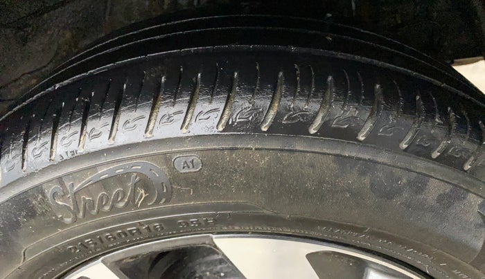 2021 KIA SONET HTX 1.0 IMT, Petrol, Manual, 1,04,326 km, Left Rear Tyre Tread