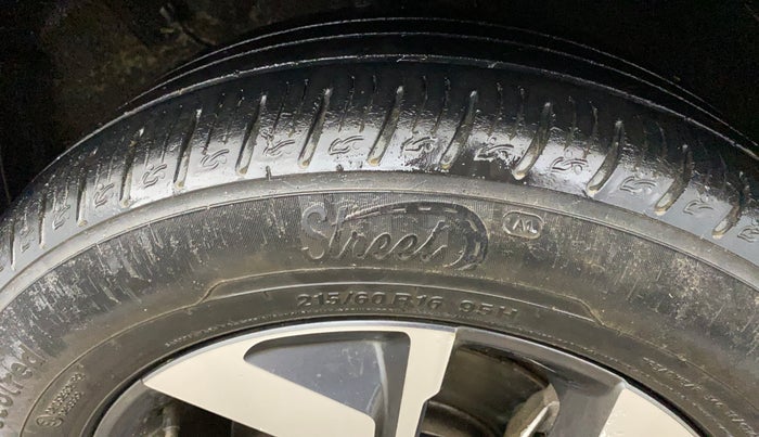 2021 KIA SONET HTX 1.0 IMT, Petrol, Manual, 1,04,326 km, Right Front Tyre Tread