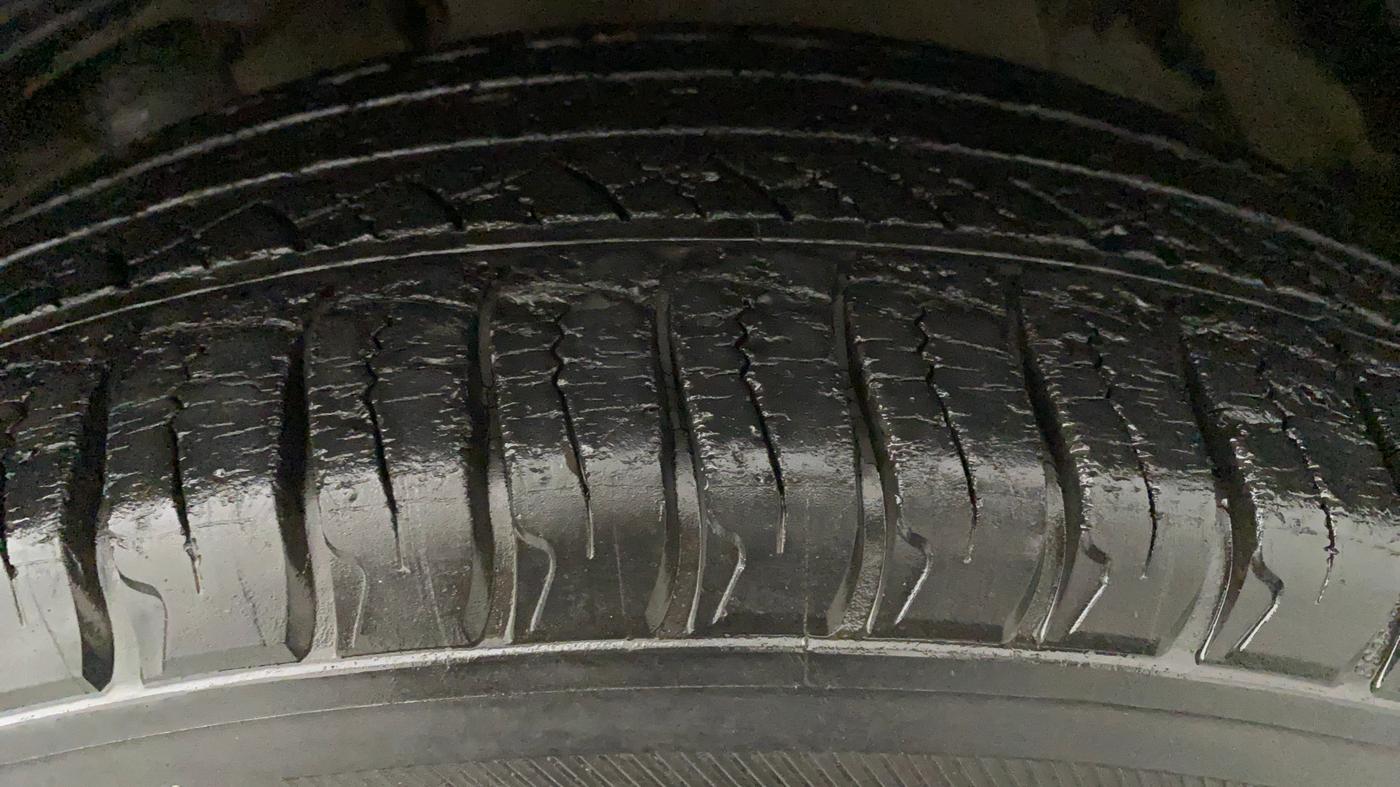 2015 Honda CRV 2.0 2WD, Petrol, Manual, 62,921 km, Left Front Tyre Tread