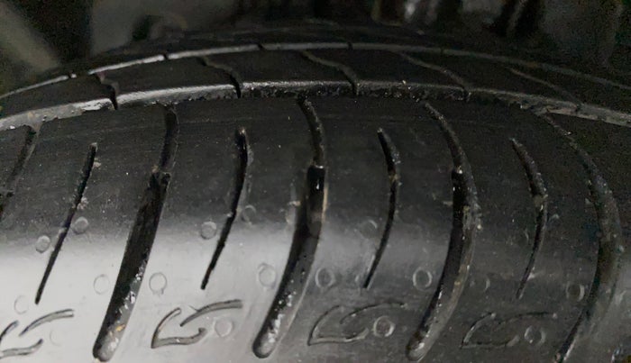 2014 Ford Ecosport TITANIUM 1.5L DIESEL, Diesel, Manual, 69,177 km, Left Front Tyre Tread