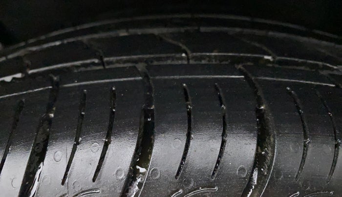 2014 Ford Ecosport TITANIUM 1.5L DIESEL, Diesel, Manual, 69,177 km, Right Rear Tyre Tread
