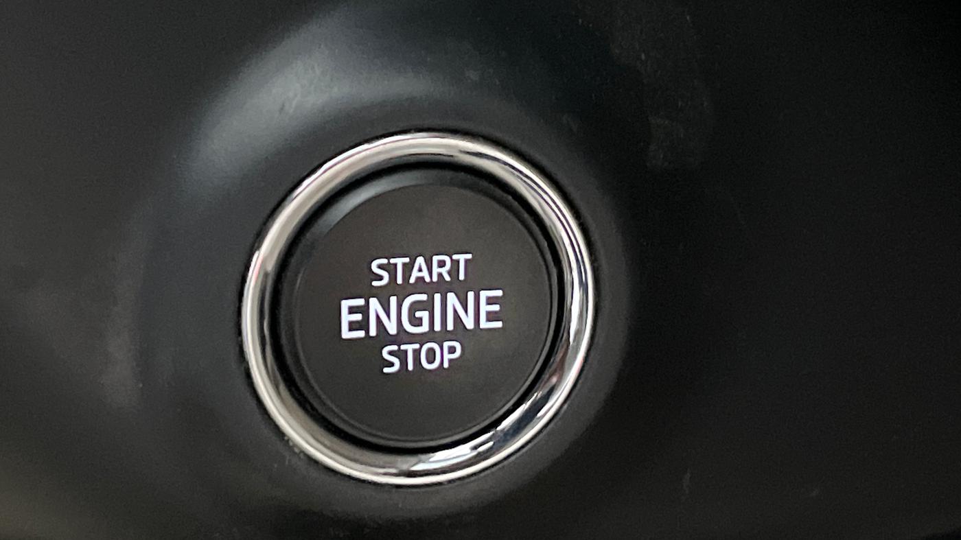 2018 Skoda Superb L&K 1.8 TSI AT, Petrol, Automatic, 28,943 km, Keyless Start/ Stop Button