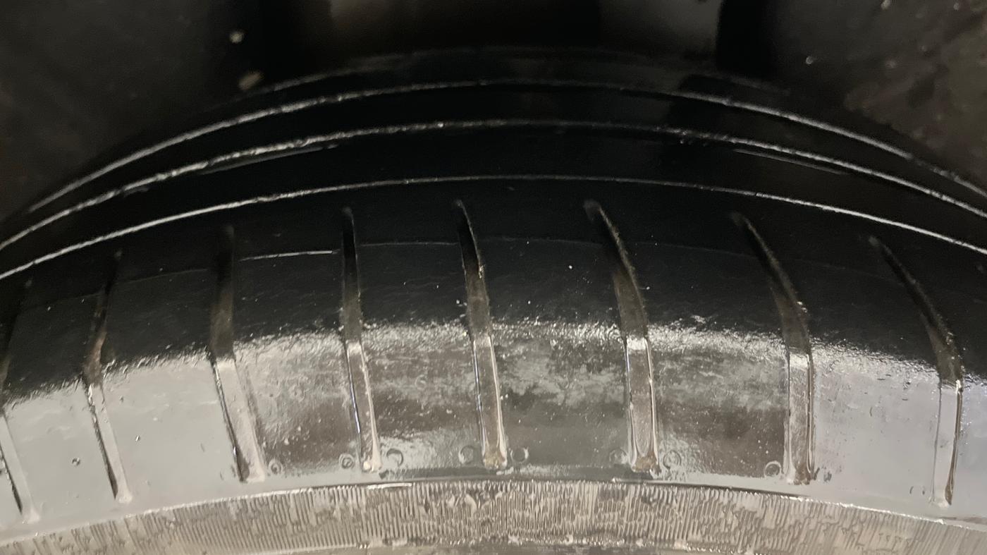 2018 Skoda Superb L&K 1.8 TSI AT, Petrol, Automatic, 28,943 km, Left Rear Tyre Tread