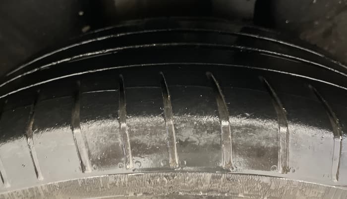 2018 Skoda Superb L&K 1.8 TSI AT, Petrol, Automatic, 28,905 km, Left Rear Tyre Tread