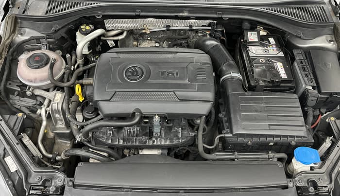 2018 Skoda Superb L&K 1.8 TSI AT, Petrol, Automatic, 28,905 km, Engine View