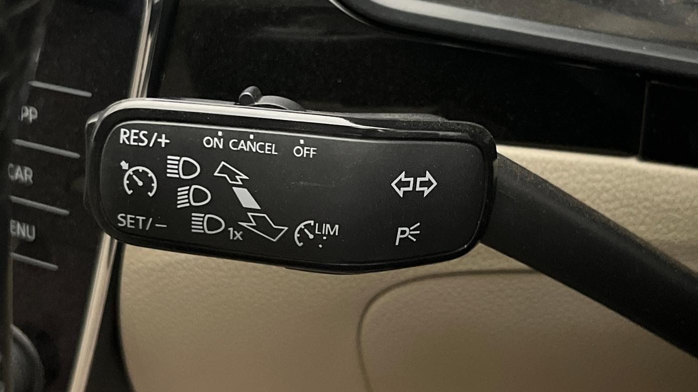 2018 Skoda Superb L&K 1.8 TSI AT, Petrol, Automatic, 28,943 km, Adaptive Cruise Control