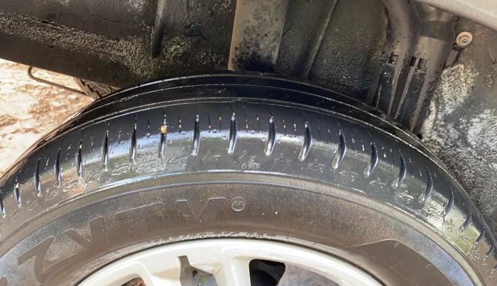 2021 Renault TRIBER RXT, Petrol, Manual, 50,726 km, Left Rear Tyre Tread