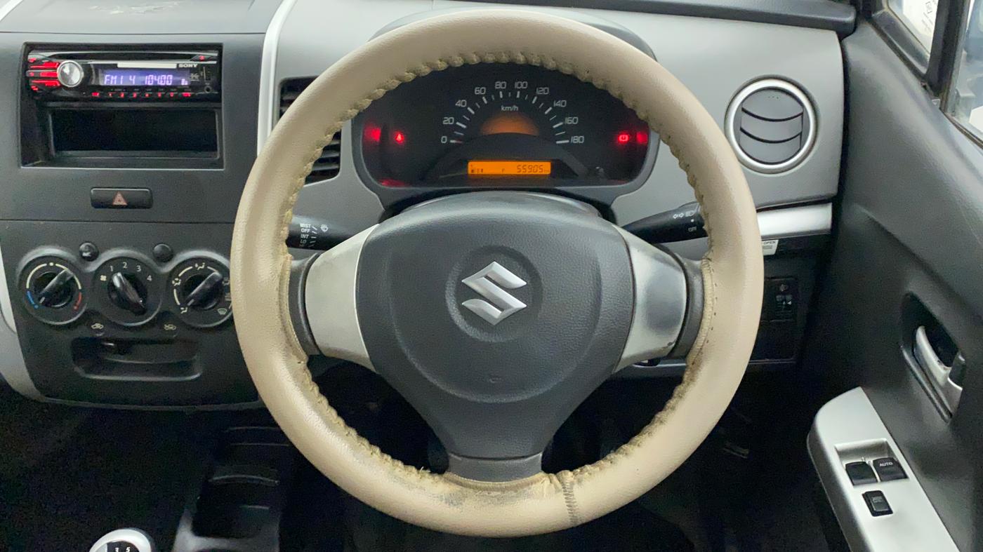 2012 Maruti Wagon R 1.0 LXI, Petrol, Manual, 55,994 km, Steering Wheel Close Up