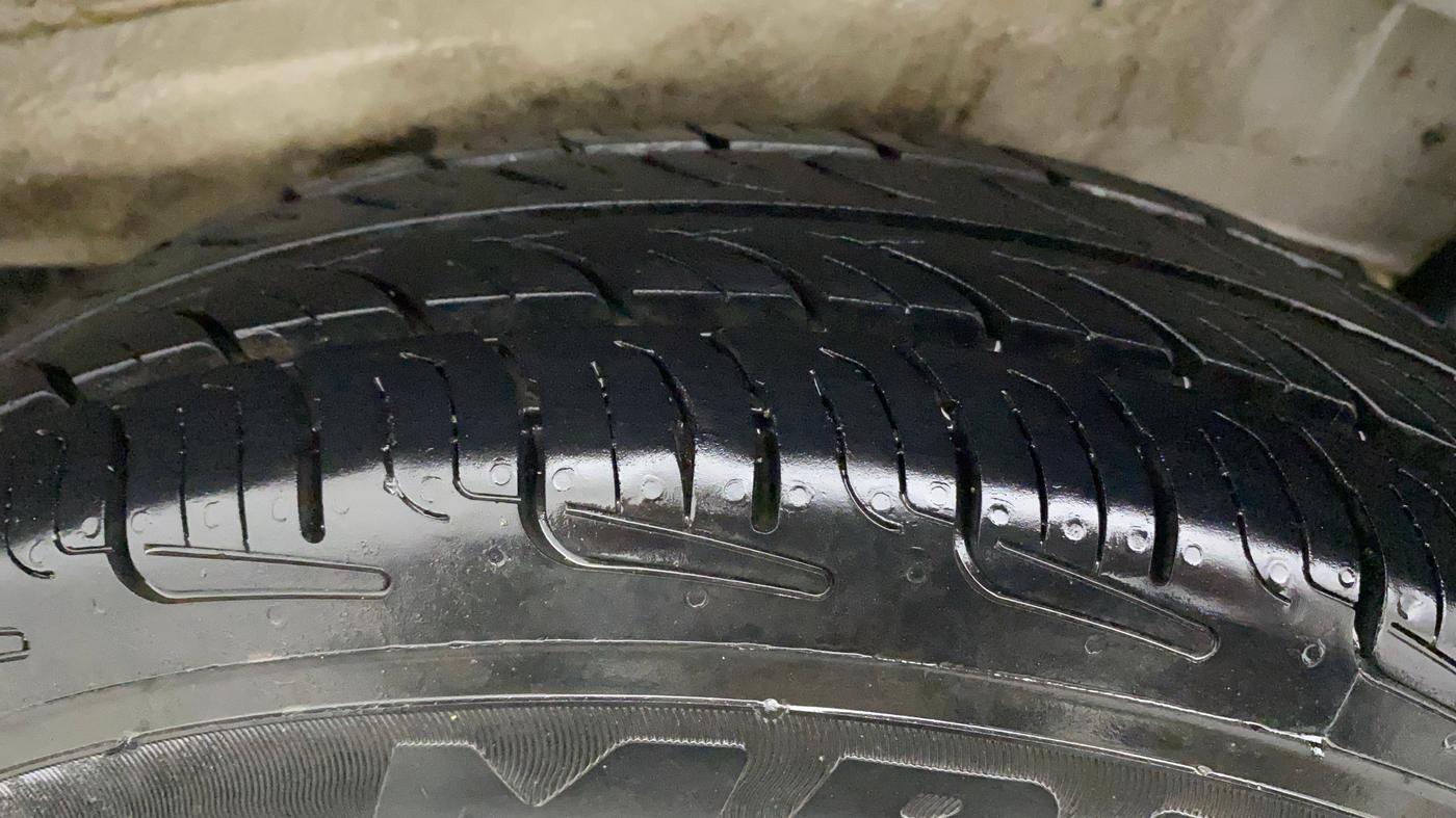 2012 Maruti Wagon R 1.0 LXI, Petrol, Manual, 55,994 km, Left Rear Tyre Tread
