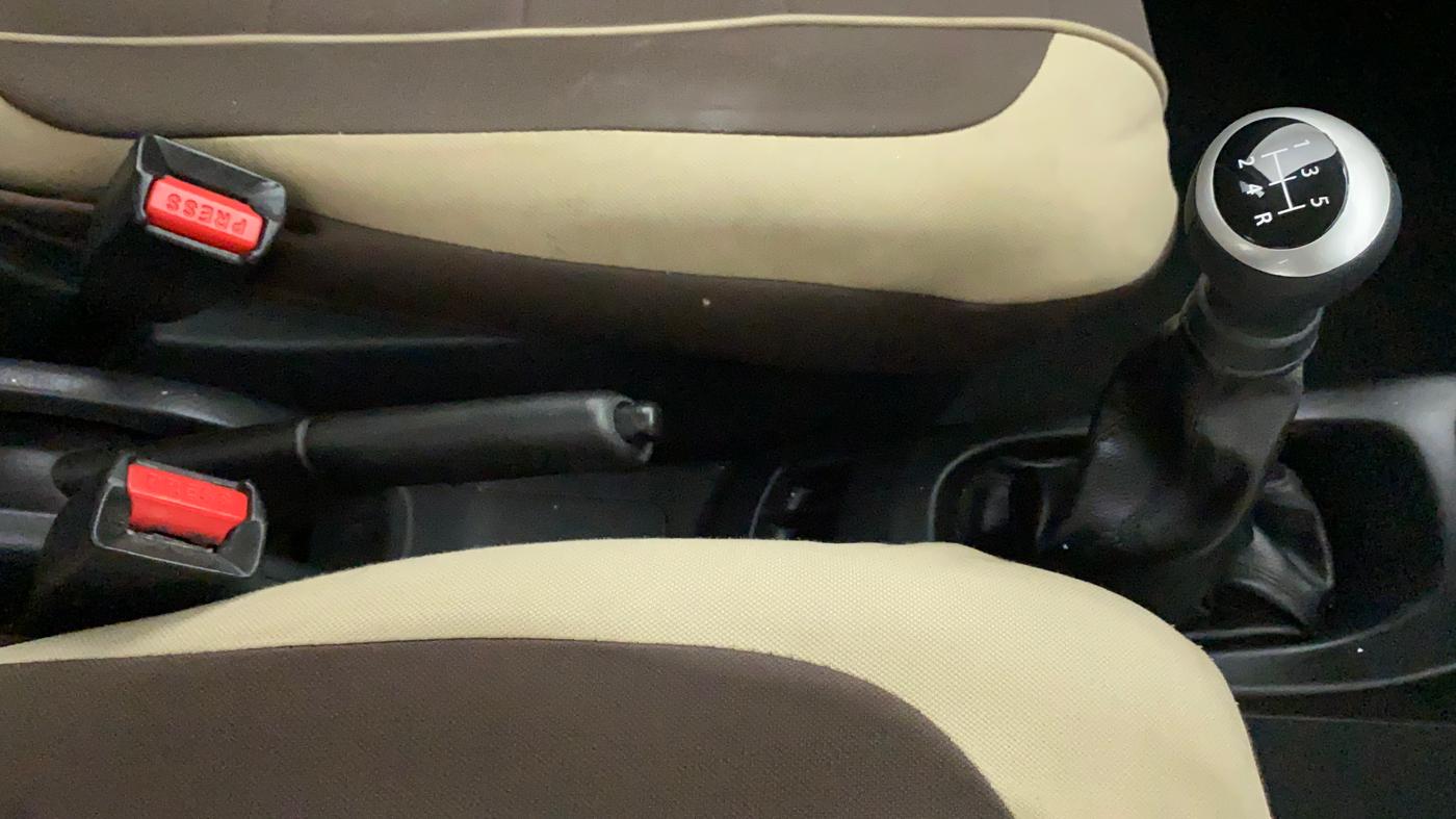 2012 Maruti Wagon R 1.0 LXI, Petrol, Manual, 55,994 km, Gear Lever