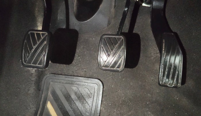 2018 Maruti IGNIS DELTA 1.2, Petrol, Manual, 1,01,071 km, Pedals