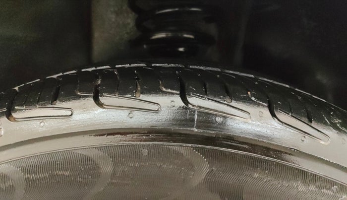 2018 Maruti IGNIS DELTA 1.2, Petrol, Manual, 1,01,071 km, Right Front Tyre Tread