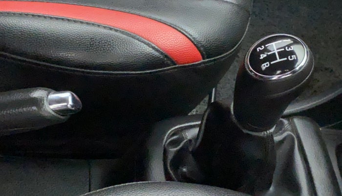 2015 Maruti Swift VXI, Petrol, Manual, 91,580 km, Gear Lever