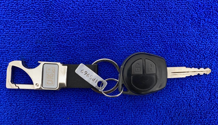 2015 Maruti Swift VXI, Petrol, Manual, 91,580 km, Key Close Up