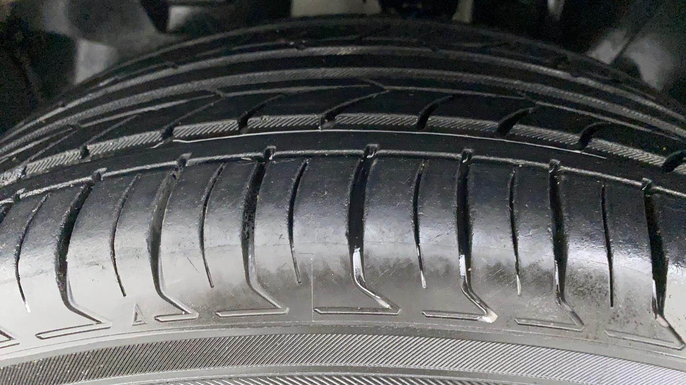 2017 Jeep Compass 2.0 LIMITED, Diesel, Manual, 56,722 km, Left Front Tyre Tread