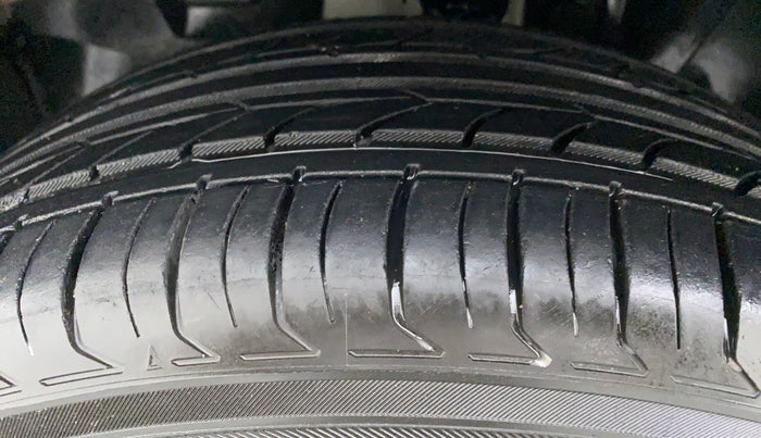 2017 Jeep Compass 2.0 LIMITED, Diesel, Manual, 56,722 km, Left Front Tyre Tread