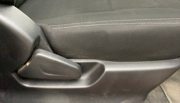 2017 Datsun Redi Go T(O) 1.0, Petrol, Manual, 32,799 km, Driver Side Adjustment Panel