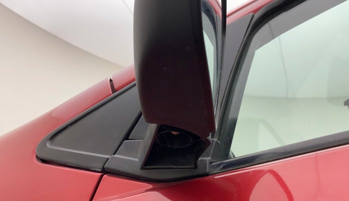2017 Datsun Redi Go T(O) 1.0, Petrol, Manual, 32,799 km, Left rear-view mirror - Cover has minor damage