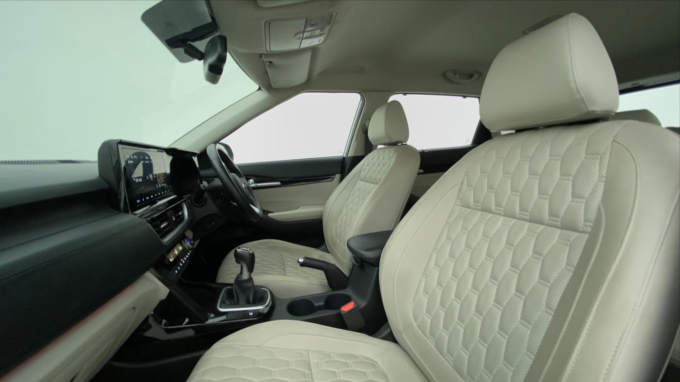 2019 KIA SELTOS HTX 1.5 PETROL MT, Petrol, Manual, 25,817 km, Right Side Front Door Cabin