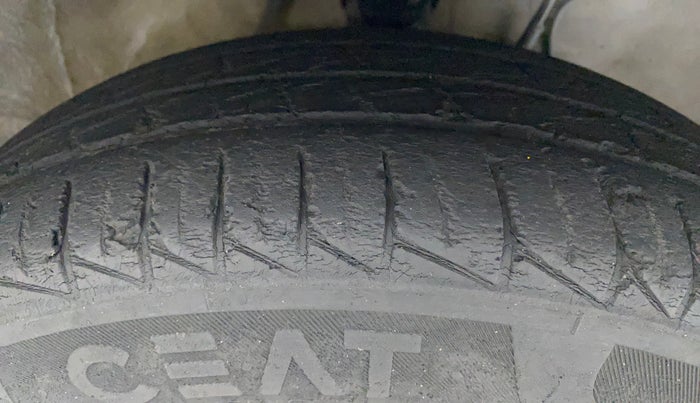 2019 Maruti Alto LXI, Petrol, Manual, 35,479 km, Right Front Tyre Tread