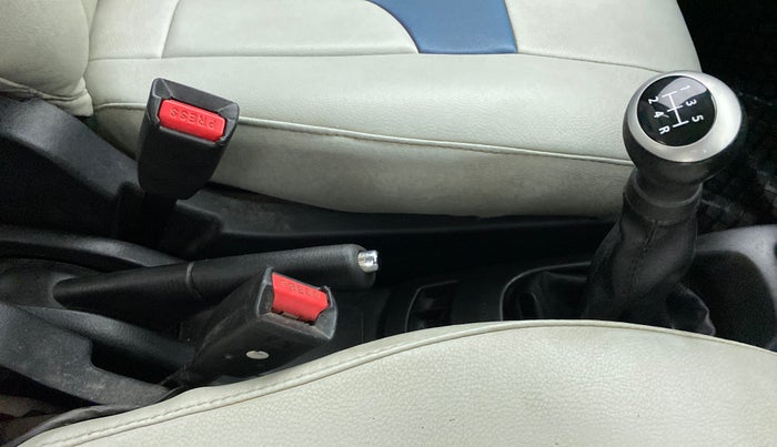 2013 Maruti Wagon R 1.0 VXI, Petrol, Manual, 91,405 km, Gear Lever