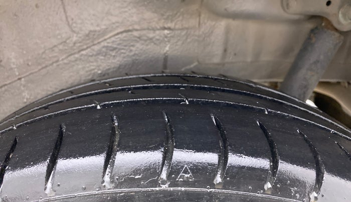 2013 Maruti Wagon R 1.0 VXI, Petrol, Manual, 91,405 km, Left Rear Tyre Tread