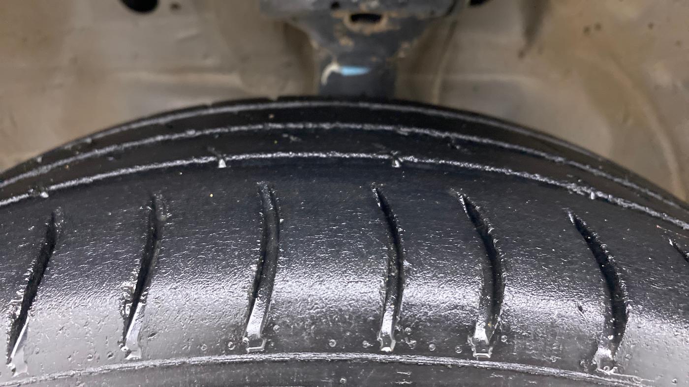 2013 Maruti Wagon R 1.0 VXI, Petrol, Manual, 91,405 km, Left Front Tyre Tread