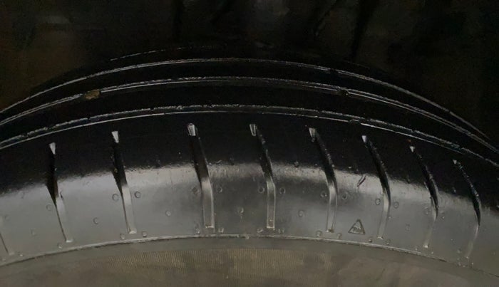 2022 Tata PUNCH ADVENTURE MT, Petrol, Manual, 36,877 km, Left Front Tyre Tread
