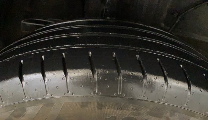 2022 Tata PUNCH ADVENTURE MT, Petrol, Manual, 36,877 km, Right Rear Tyre Tread