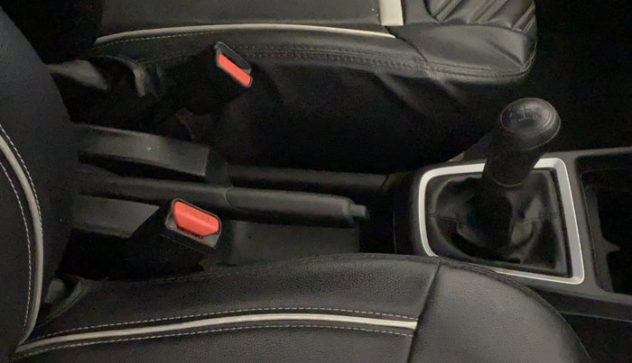 2021 Maruti Swift LXI, Petrol, Manual, 17,277 km, Gear Lever