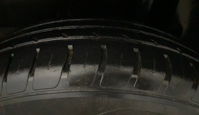 2021 Maruti Swift LXI, Petrol, Manual, 17,277 km, Left Rear Tyre Tread