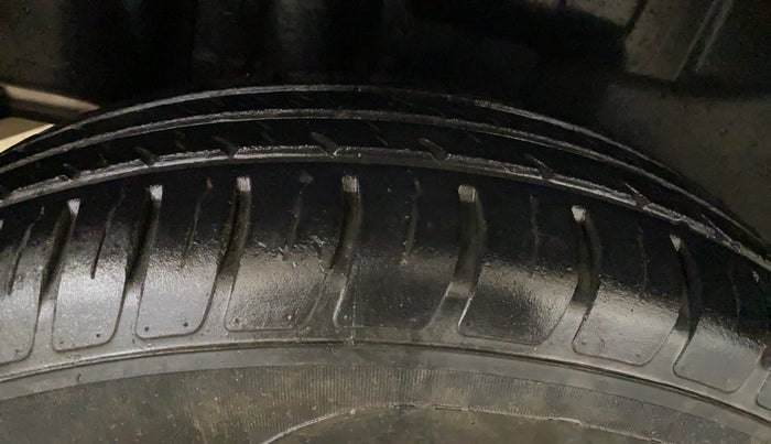2021 Maruti Swift LXI, Petrol, Manual, 17,277 km, Right Rear Tyre Tread