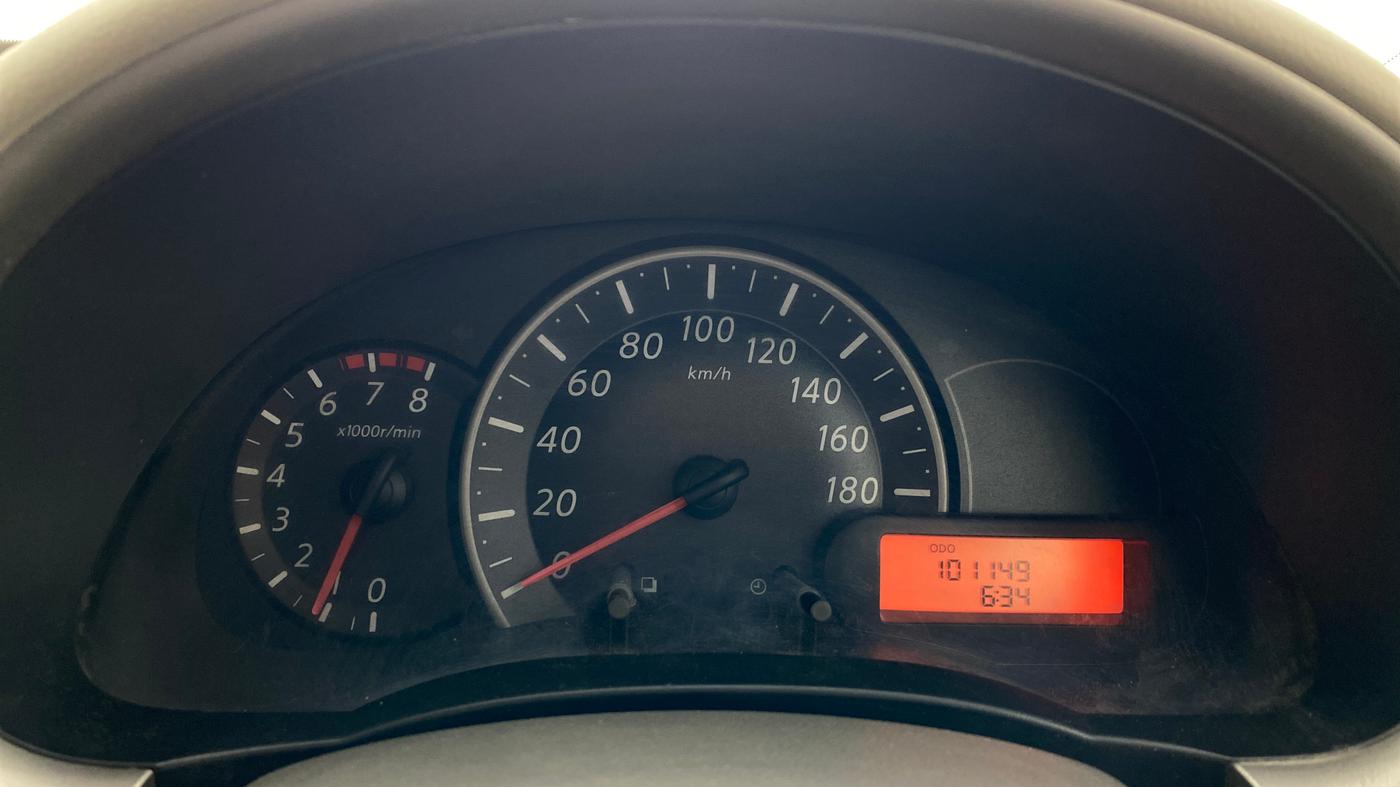 2013 Nissan Micra XV PETROL, Petrol, Manual, 1,01,119 km, Odometer Image