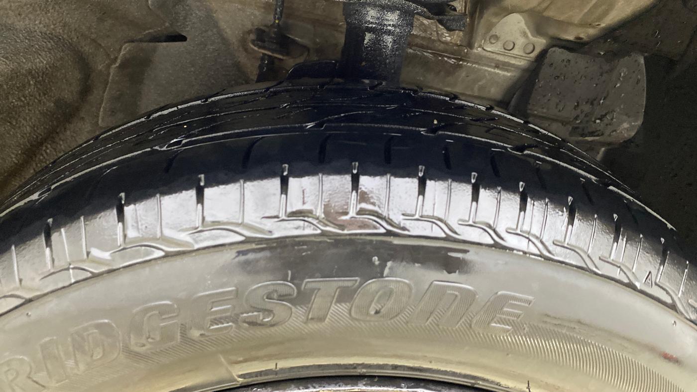 2013 Nissan Micra XV PETROL, Petrol, Manual, 1,01,119 km, Right Front Tyre Tread