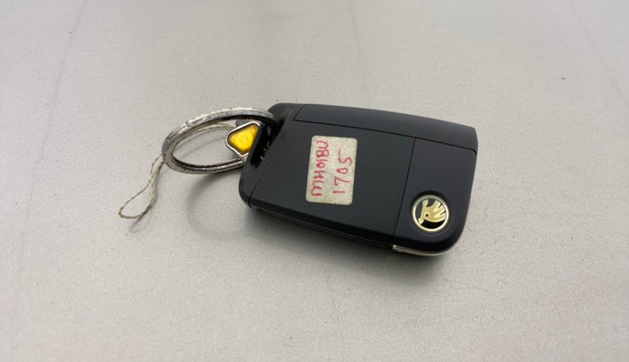 2014 Skoda Octavia AMBITION 1.4 TSI, Petrol, Manual, 65,493 km, Key Close Up