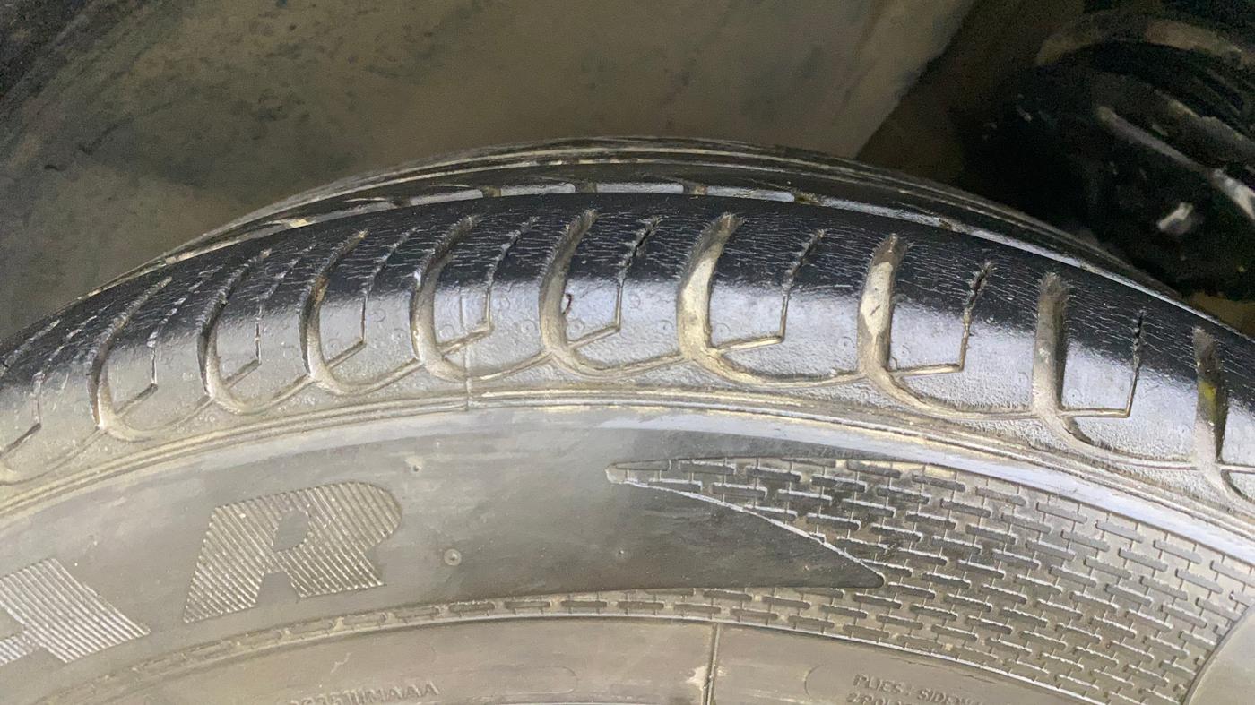 2014 Skoda Octavia AMBITION 1.4 TSI, Petrol, Manual, 65,493 km, Left Front Tyre Tread