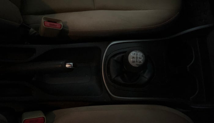 2015 Honda City 1.5L I-VTEC V MT, Petrol, Manual, 83,292 km, Gear Lever
