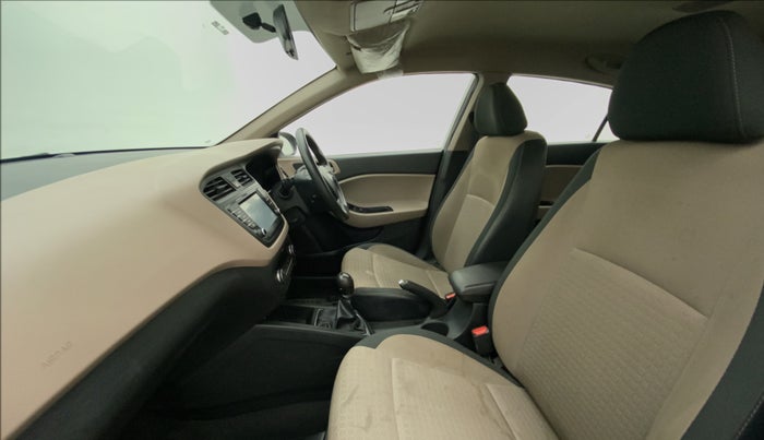 2017 Hyundai Elite i20 ASTA 1.2, Petrol, Manual, 20,448 km, Right Side Front Door Cabin