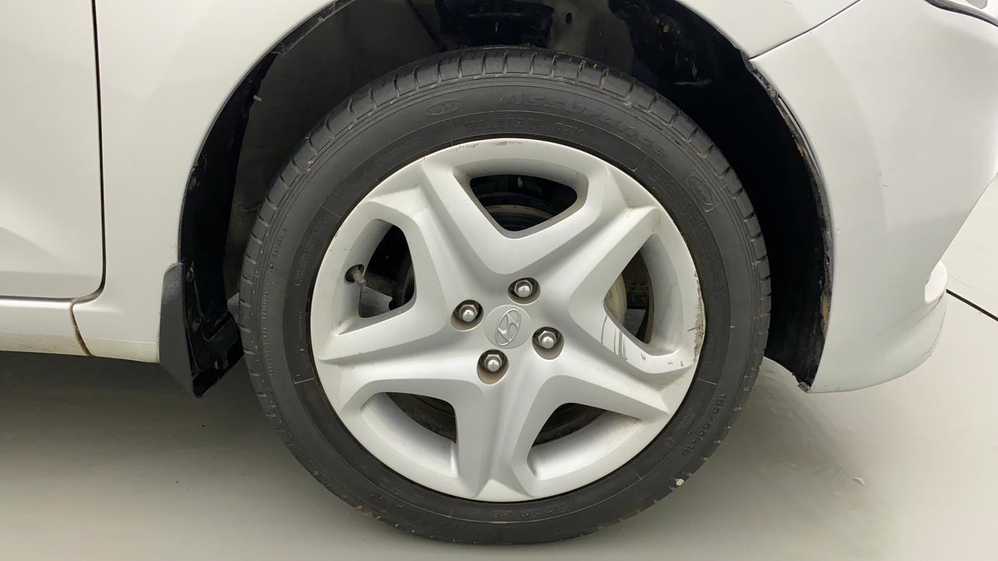 2017 Hyundai Elite i20 ASTA 1.2, Petrol, Manual, 20,448 km, Right Front Wheel
